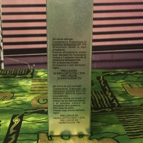 Yves Saint Laurent Absolute hydration 30 ML - Picture 2 of 5